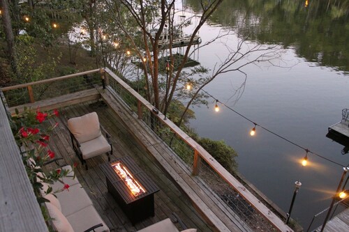 Beautiful Lake Escape 