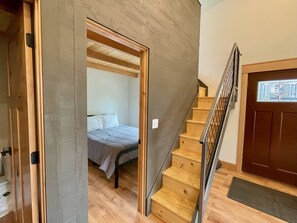 2 bedrooms, WiFi, bed sheets - Redoubt cabin @ Keystone Kozy (Soldotna)