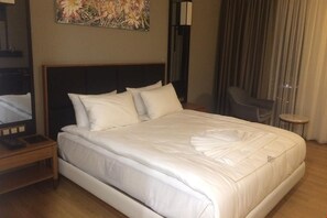 Standard-Einzelzimmer | Hochwertige Bettwaren, Schreibtisch, kostenloses WLAN, Bettwäsche