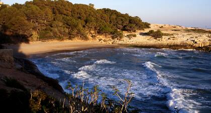 Casa Adosada con Jardin y Barbacoa a dos Pasos de la Playa