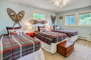 4 bedrooms, iron/ironing board, free WiFi, bed sheets
