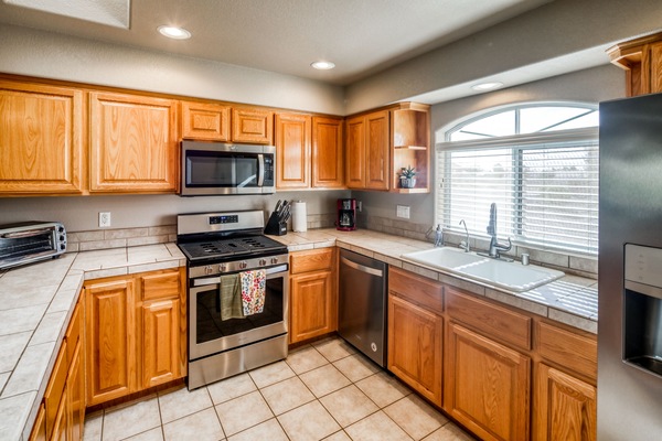 Frigorífic, microones, forn i placa de cuina