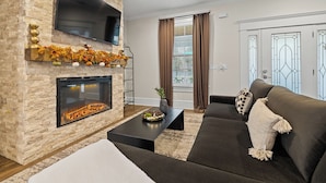 Unclassified image, 4 of 109, button - Downtown 2 kitchens, Sleeps 16, 3 min from Mercedes Benz Stadium (Atlanta)