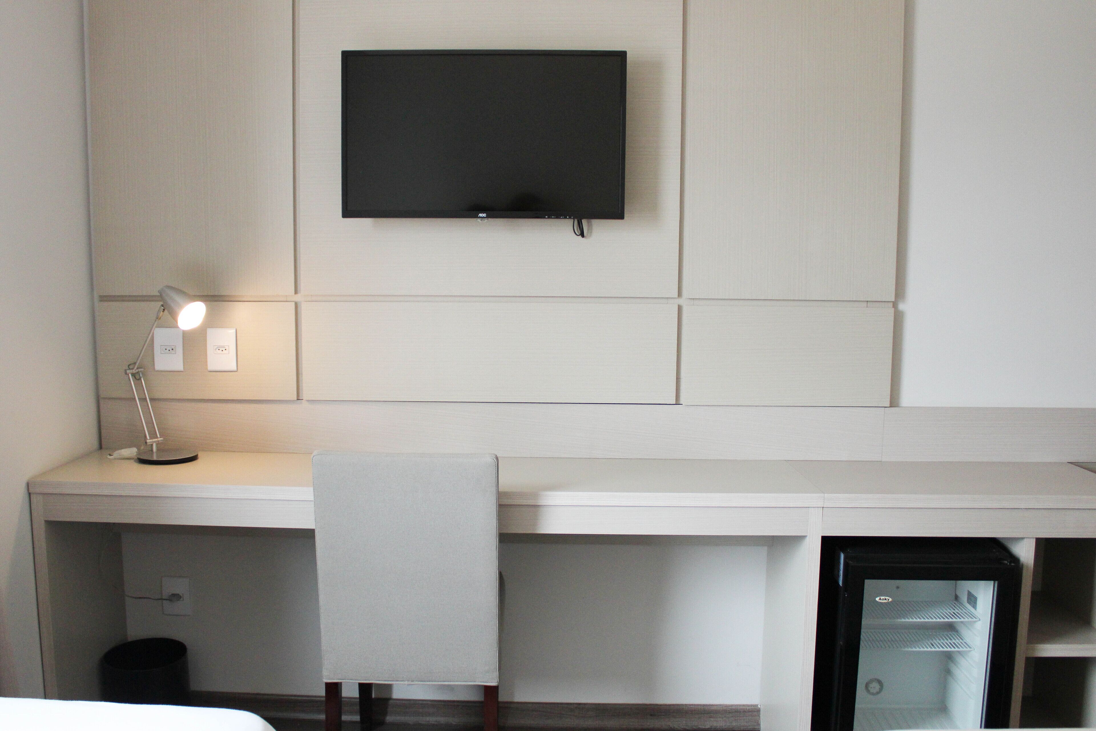 1 bedroom, minibar, desk, laptop workspace