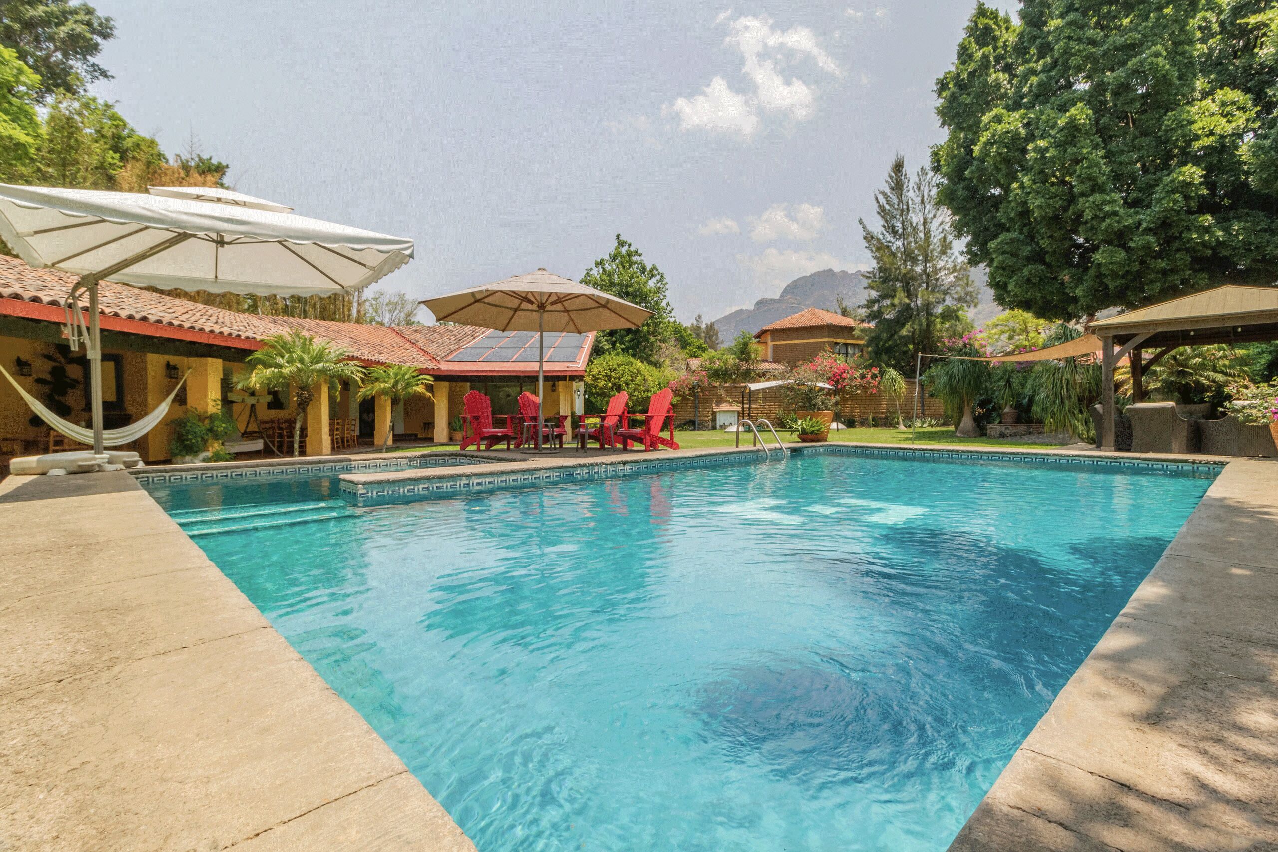 حمّام سباحة خارجي