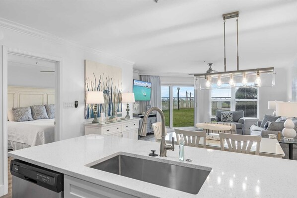 2 bedrooms, desk, iron/ironing board, WiFi