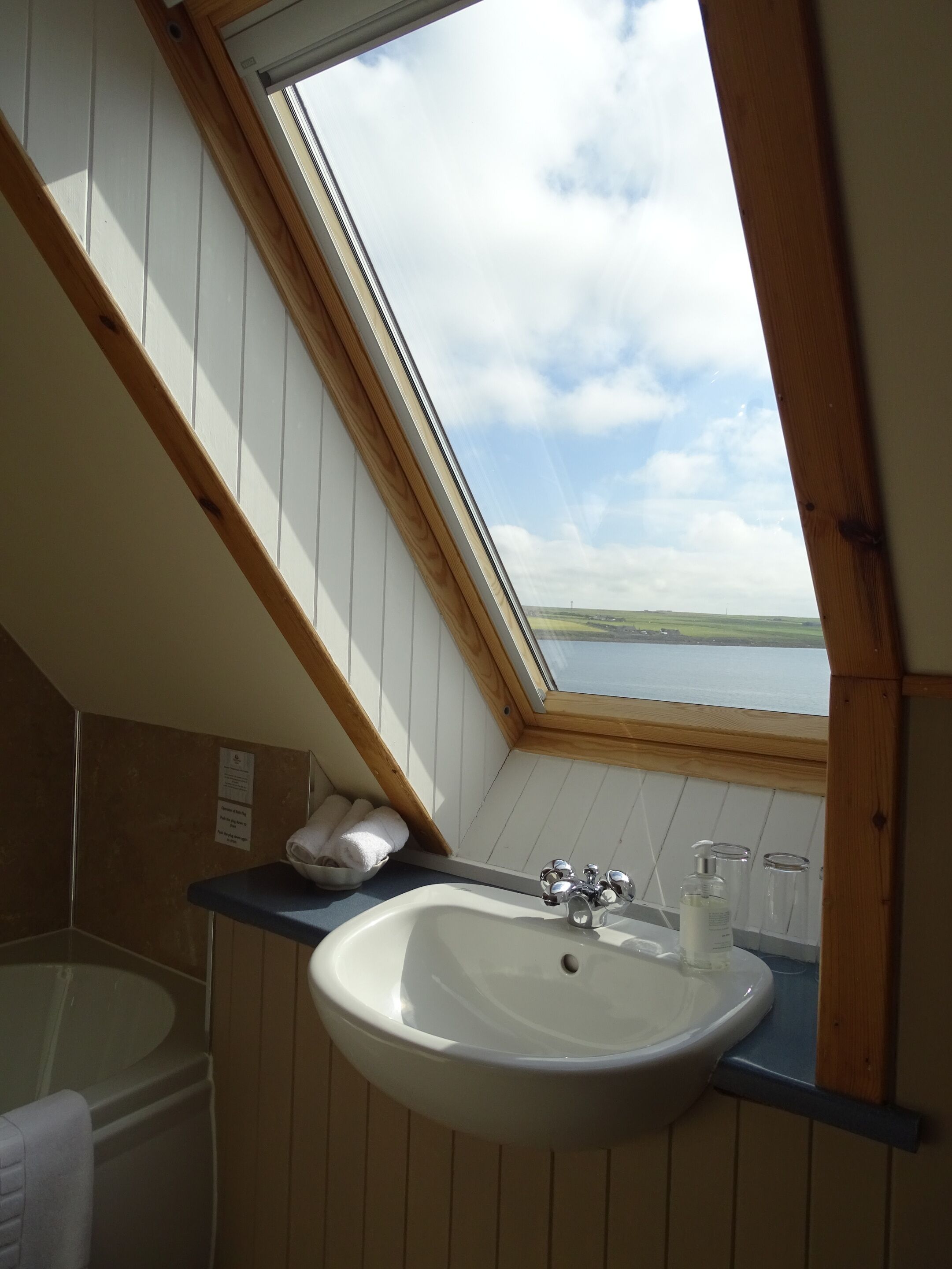 traditional suite, ensuite, sea view (second floor ) | bathroom