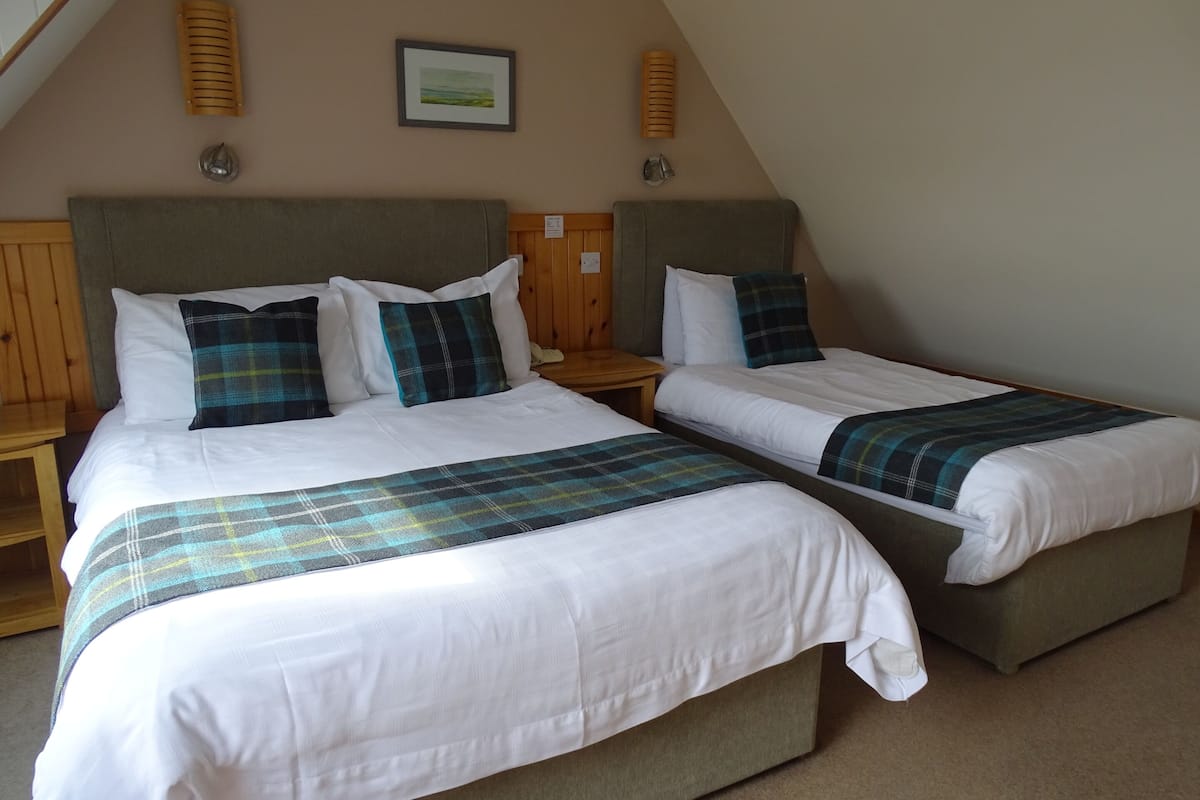 traditional suite, ensuite, sea view (second floor ) | room amenity