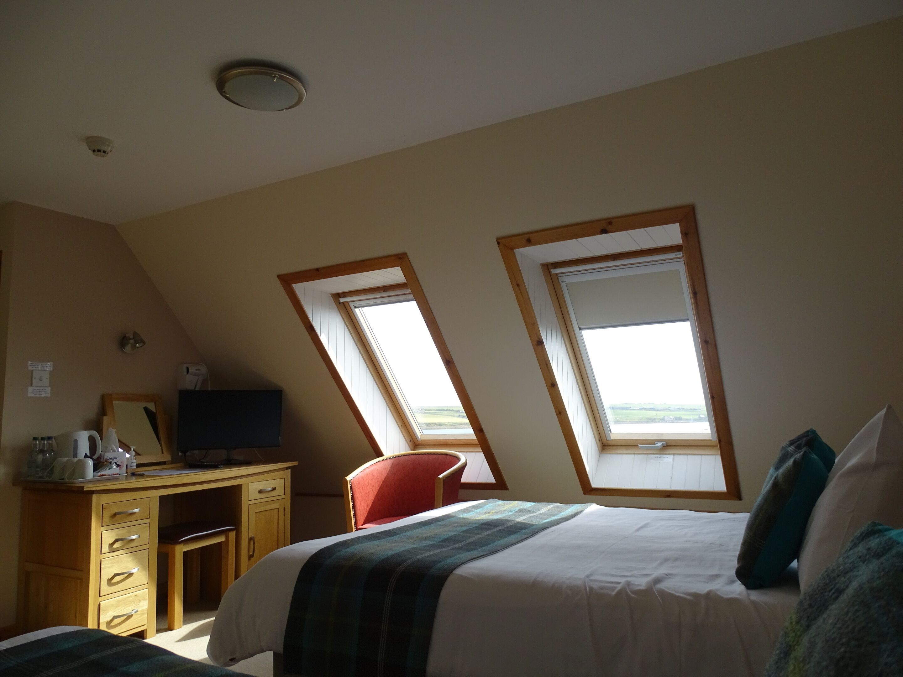 traditional suite, ensuite, sea view (second floor ) | room amenity