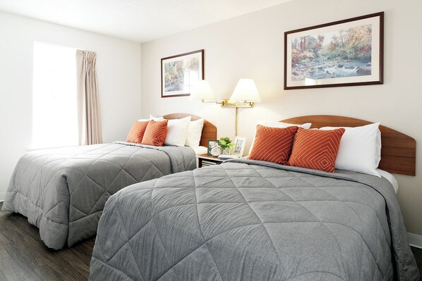 Traditional Studio, 2 Double Beds, Kitchen | Free WiFi, bed sheets