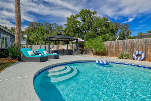 A heated pool - Family Oasis | Pickleball + Heated Pool & Spa (Jacksonville Beach)