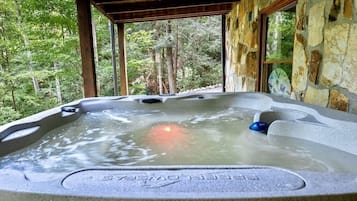 Tina de hidromasaje al aire libre