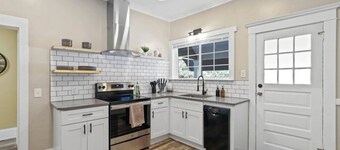 Stunning Craftsman Home in Manito! w/FREE parking!