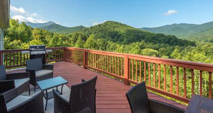 Heated Private Saltwater Pool; Hot Tub; 15 min AVL; 10 min Blue Ridge Parkway
