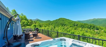 Heated Private Saltwater Pool; Hot Tub; 15 min AVL; 10 min Blue Ridge Parkway