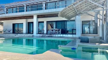 Piscina a l'aire lliure