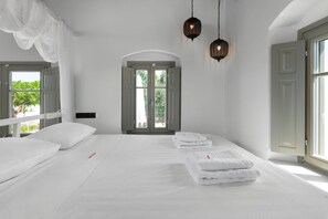 4 habitaciones, tabla de planchar con plancha y cuna de viaje