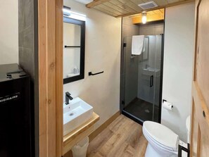 淋浴設備、風筒、提供毛巾