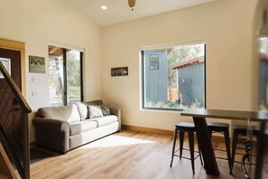 TV, offices - Lynx Cabin @ Keystone Kozy (Soldotna)