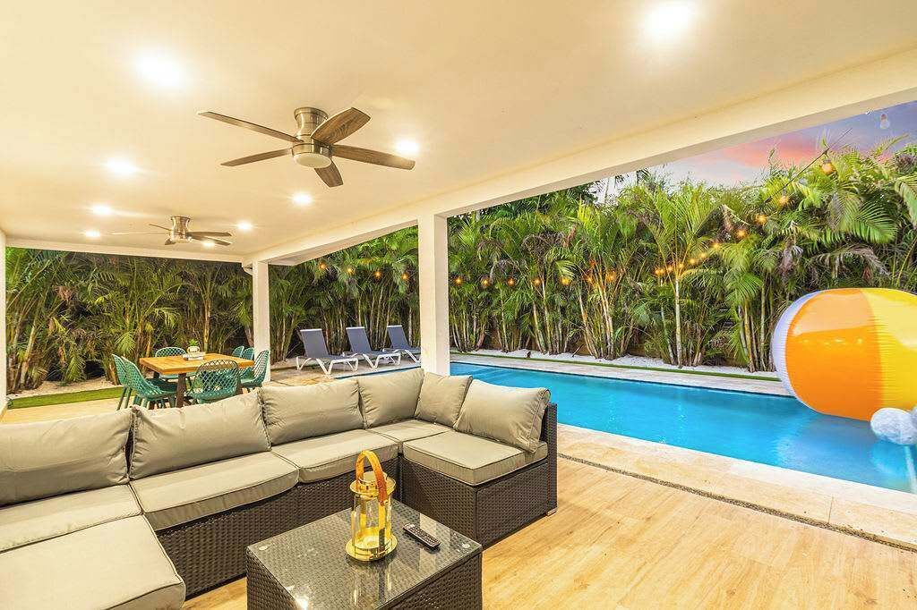 Innenpool, Außenpool