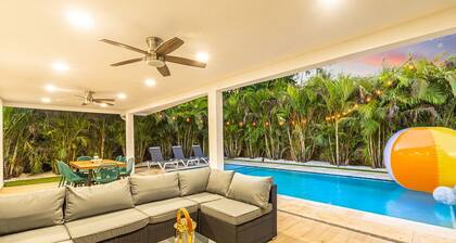 Sunshine Hideaway 5 BR Villa Pool Terrace Fire Pit