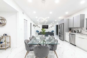 Interior - Villa Congo | 5 BR | Pool | Terrace TV | Fire Pit (Miami)