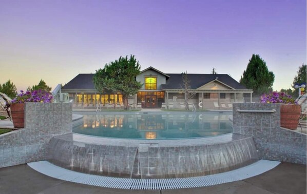Indoor pool, outdoor pool