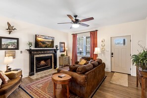 Flachbildfernseher, Kamin