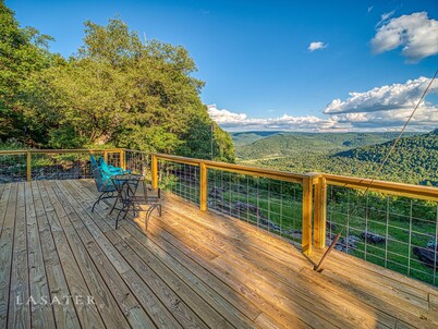 Best View! Beautiful Ozarks cabin ON rim of AR Grand Canyon! Many new updates