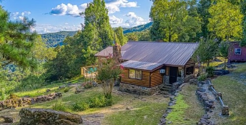 Best View! Beautiful Ozarks cabin ON rim of AR Grand Canyon! Many new updates