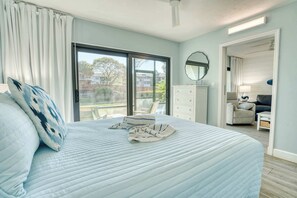 2 bedrooms, WiFi, bed sheets - Beautiful Park Shore Resort Condo Unit 113 (Naples)