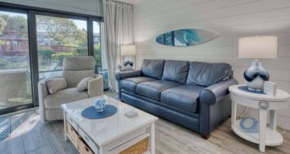 Beautiful Park Shore Resort Condo Unit 113