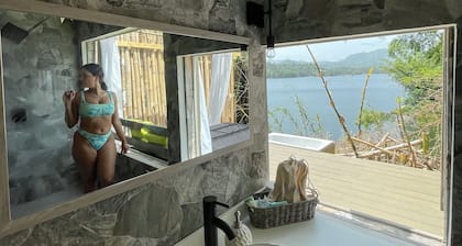 Bubble Lodge Lux/Lake Front/Wifi