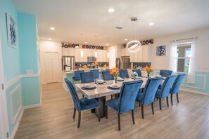 Dining - Solterra 11 bedroom mansion with theme room close to Disney (Davenport)