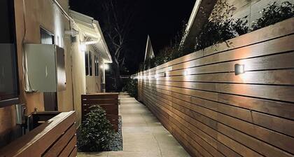 Villa Castillo 1 - steps to downtown SB, restaurants, walk to State St, Dog friendly