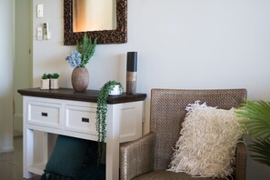 Interior - 1 Bedroom Apartment in the heart of Airlie Beach (Airlie Beach)