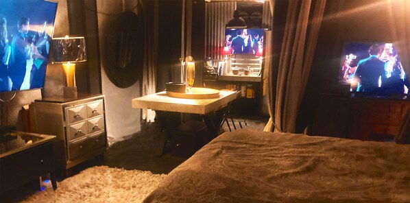 In-room safe, iron/ironing board, free WiFi, bed sheets