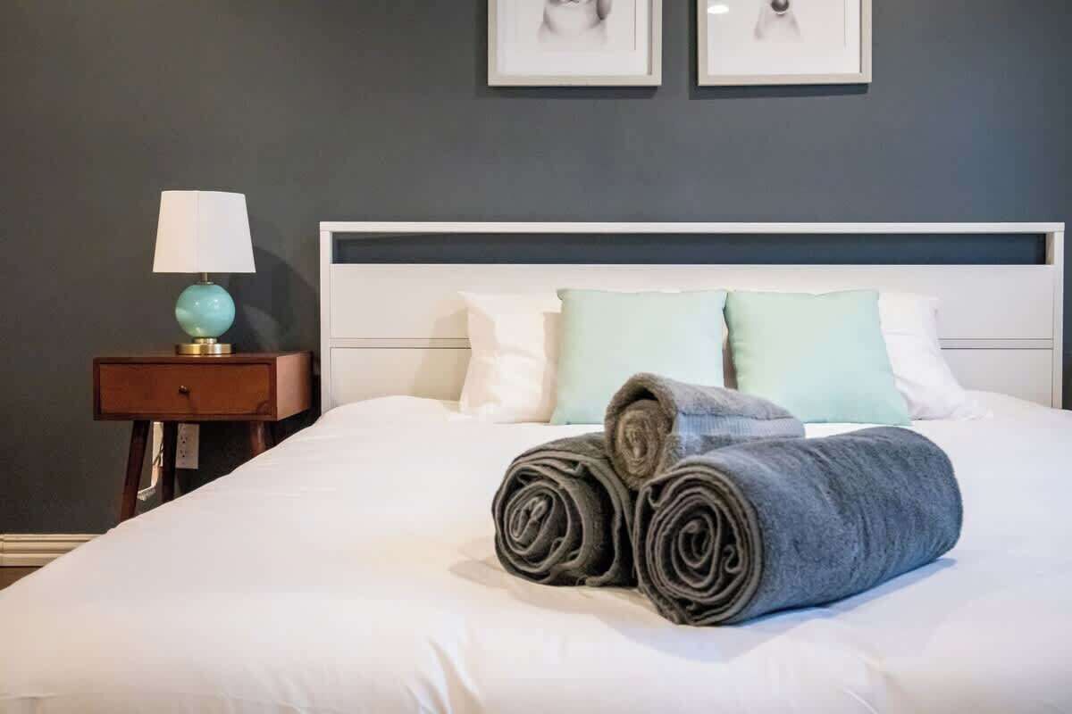 4 Schlafzimmer, Schreibtisch, Bügeleisen/Bügelbrett, WLAN