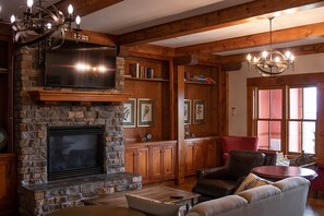 Smart TV, fireplace, DVD player