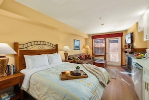 Free WiFi, bed sheets - HH 314: Sunrise Views | Ski-In/Out | Village Center | Sleeps 4 (Snowshoe)