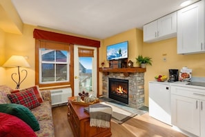 Smart TV, fireplace, DVD player - HH 314: Sunrise Views | Ski-In/Out | Village Center | Sleeps 4 (Snowshoe)