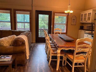 Beech Mountain Retreat - PET Friendly!