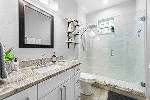 Hair dryer, towels, soap, shampoo - Pet-Friendly Home with Hot Tub, Climbing Wall, and Gym by Mane Suites! (Tampa)
