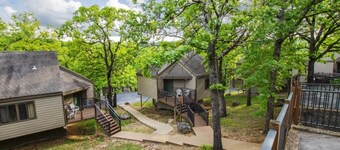 Cheerful 3-Bedroom Villa Sleeps 8 With Public Pool