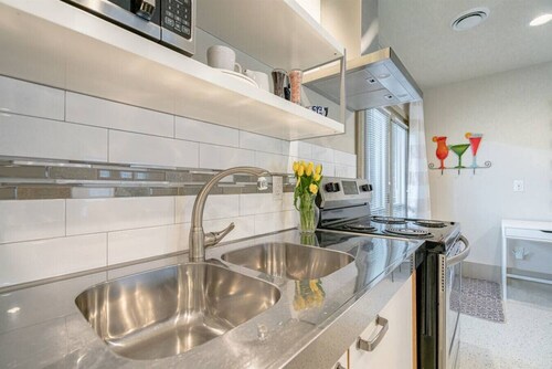 Suite 15 · A Simply `Suite` Escape!