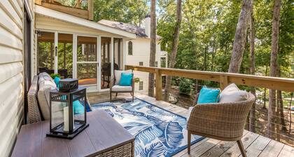 Private In the woods cabin With a Lakeview