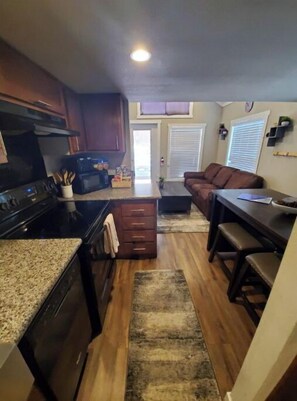Fridge, microwave, oven, stovetop - "Luxury Mountain Retreat,Tiny Home Away from Home" (woodland park)