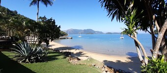 Beautiful apartment with sea view, 94m² in Green Coast Condominium.