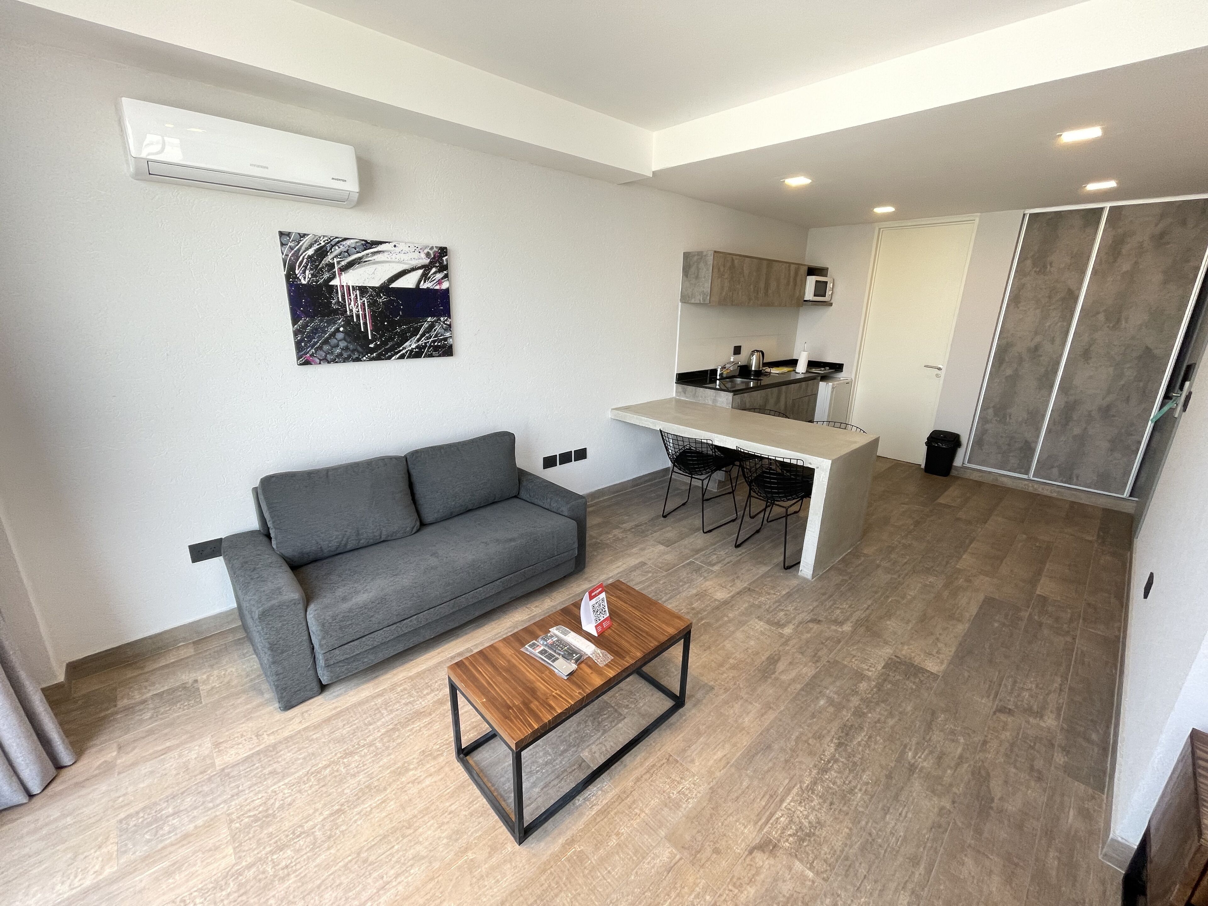 Superior Studio Suite, Balcony | Premium bedding, down comforters, pillowtop beds, in-room safe