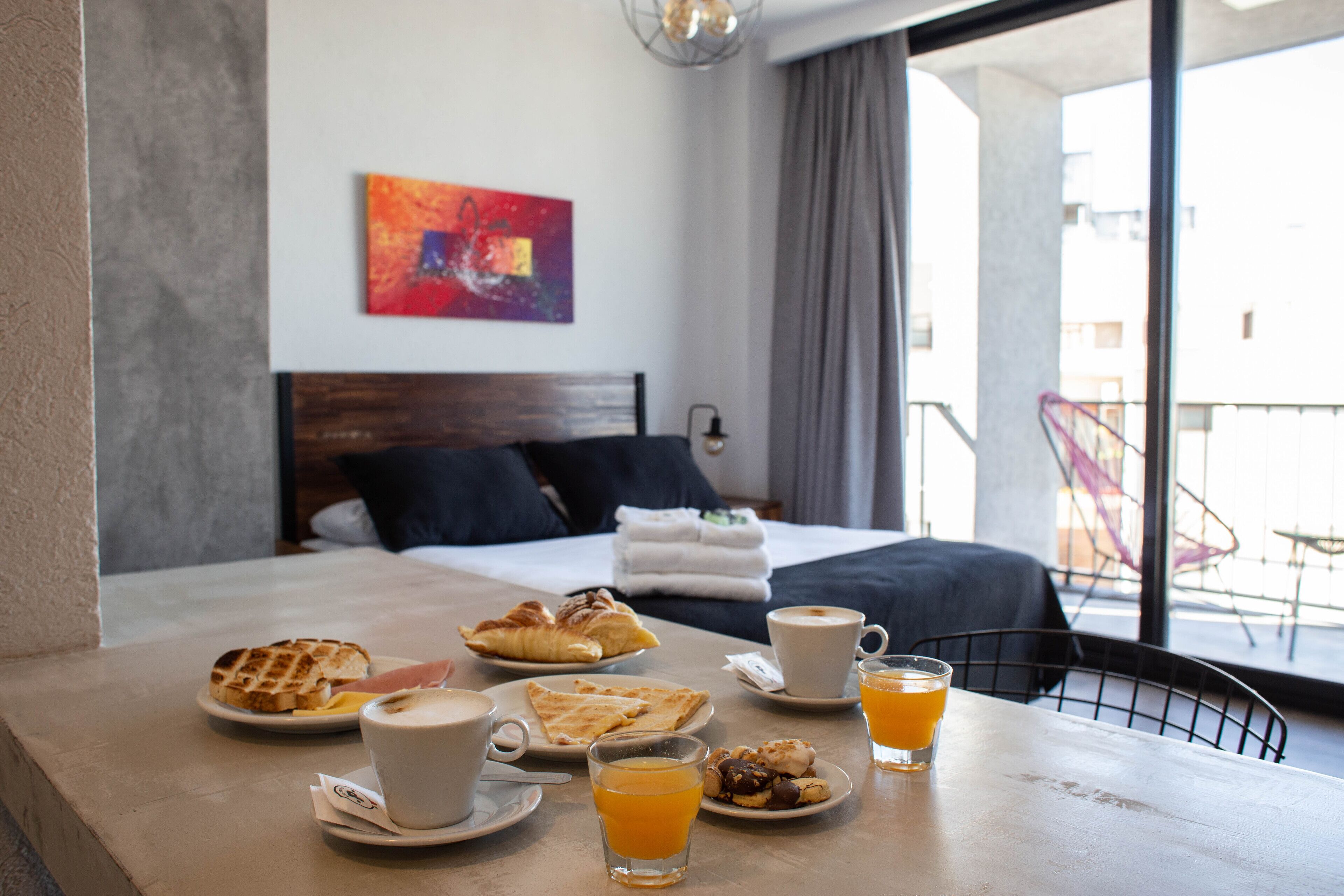Desayuno con opciones de la cocina local incluido todos los días 